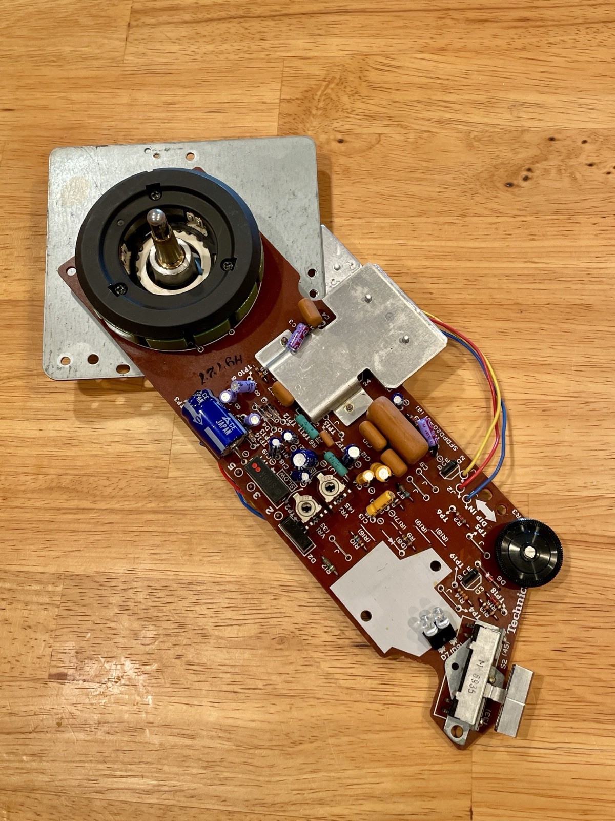 Technics SL-D1 Direct Drive Motor Assembly w/Spindle & Control Board WORKING