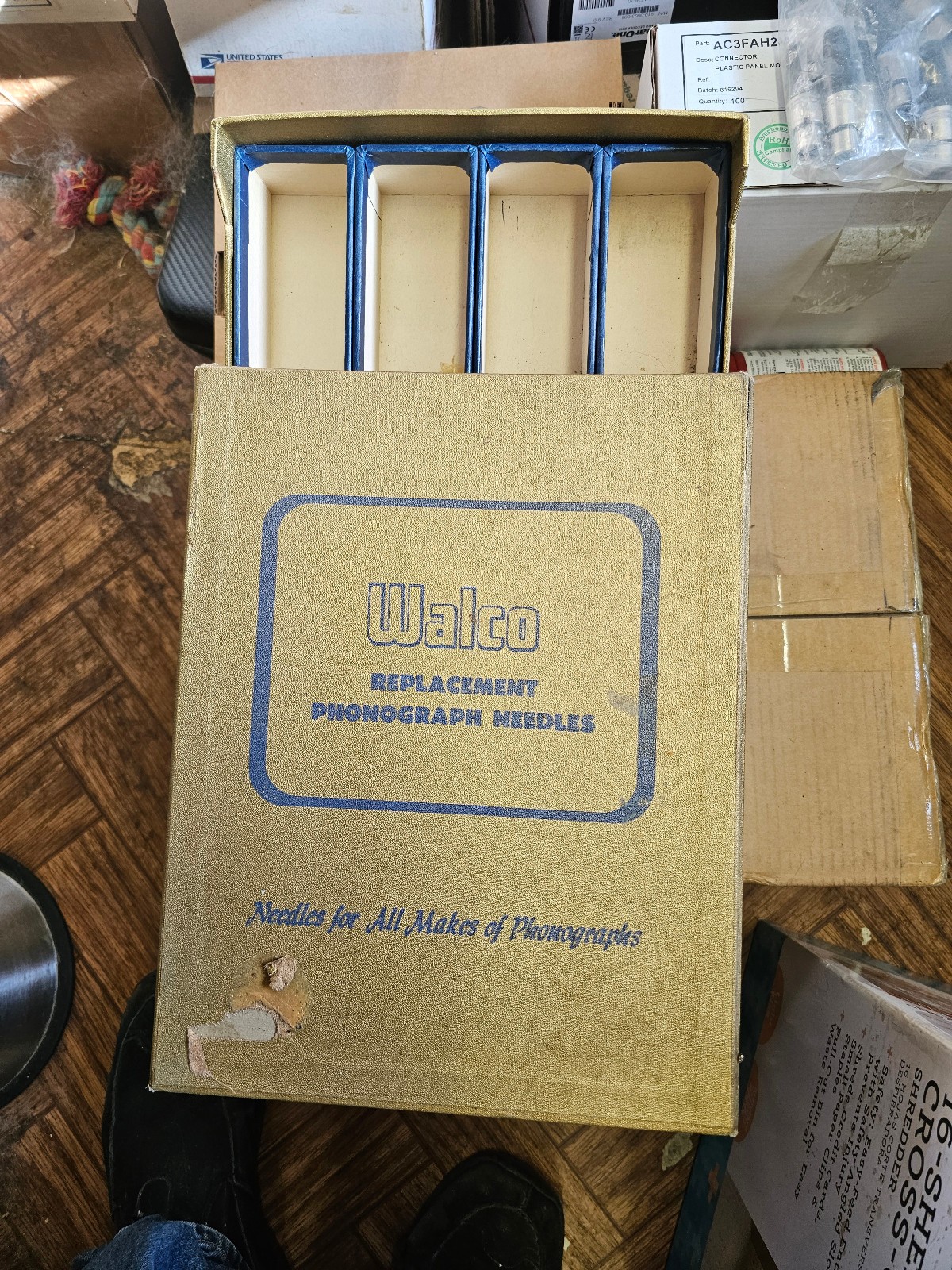 Vintage Walco Replacement Phonograph Needle Display/Storage Box