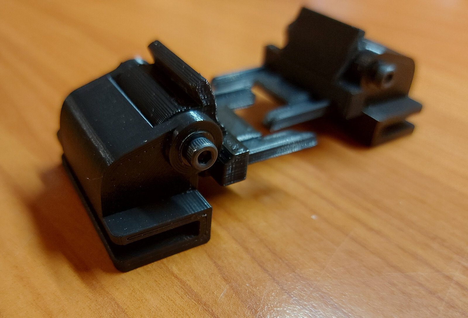 2x SANYO TP-366 TP366 TP 366 DUST COVER HINGE hinges hinge cover hood