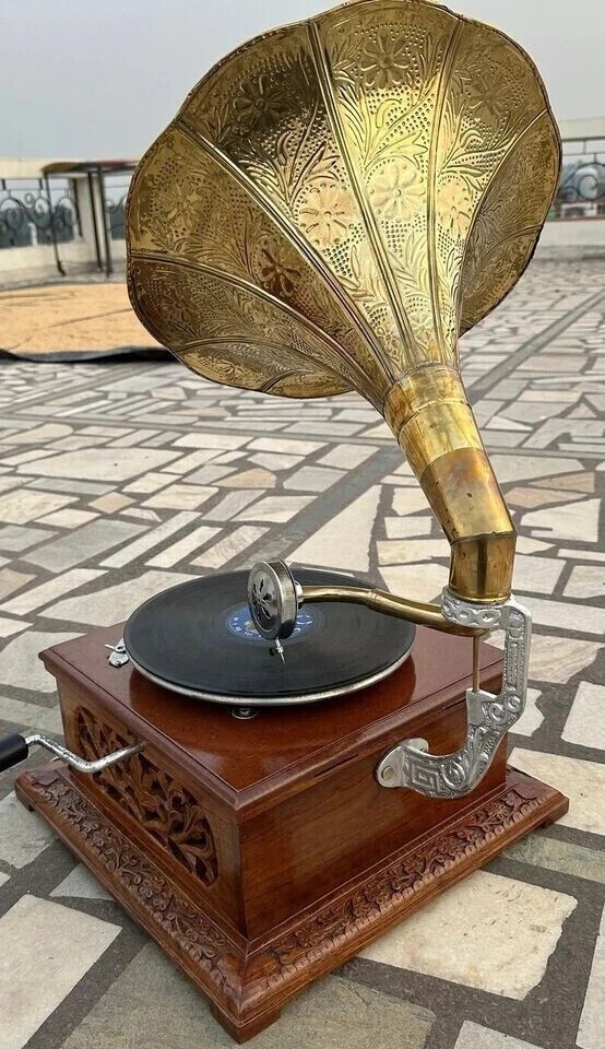 Gramophone Player Phonograph Vinyl Recorder Antique Working Gramophone Vintage