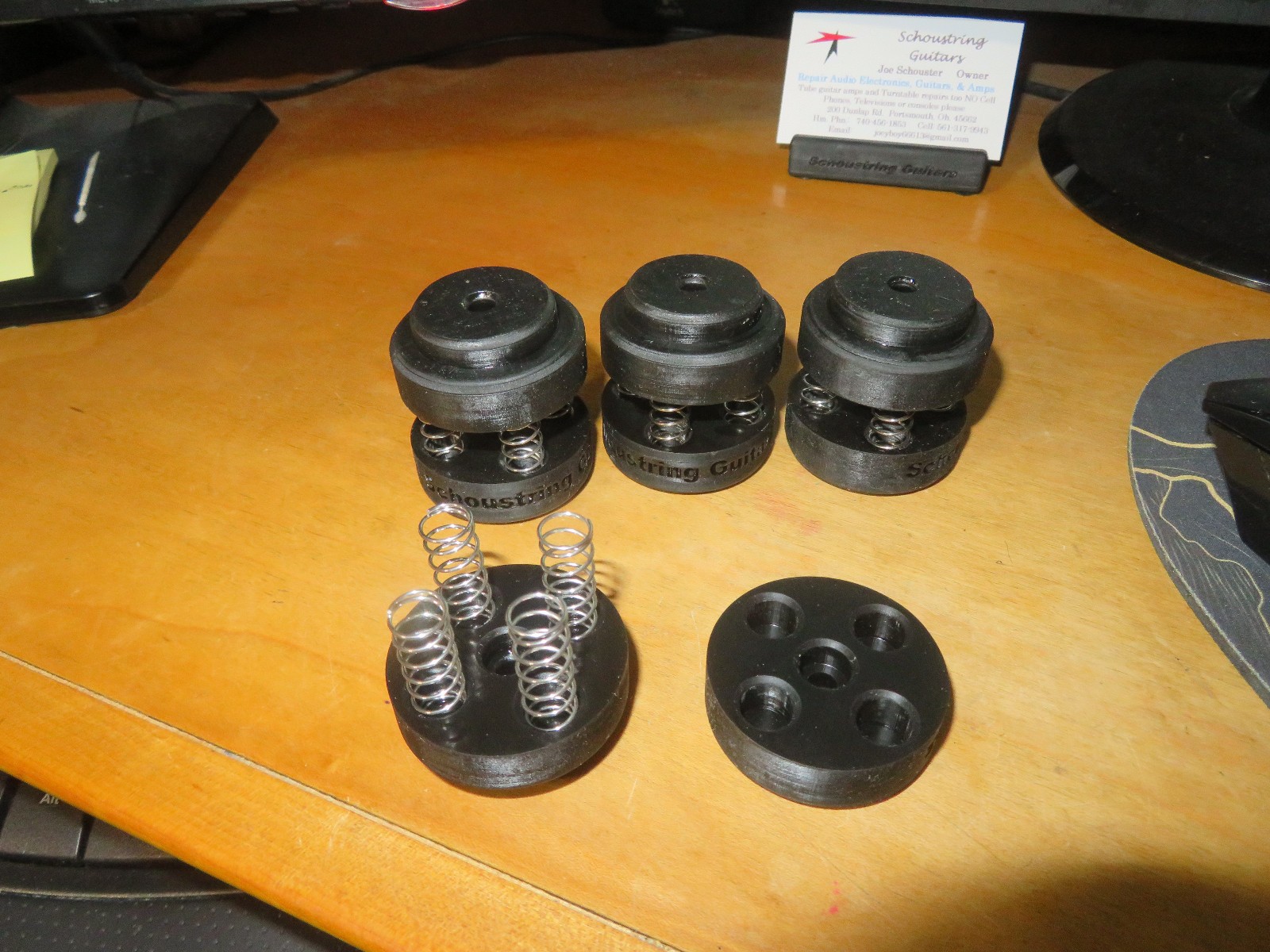 Sansui SR-838 spring feet for repairs. Felt pads on bottom. FREE shipping
