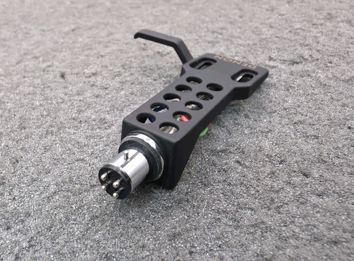 Denon headshell for DP 500M, DP 1300. 9 Grams