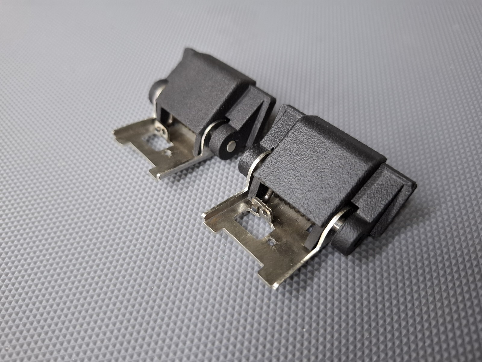 TRIO KP-700 HINGE 2PCS