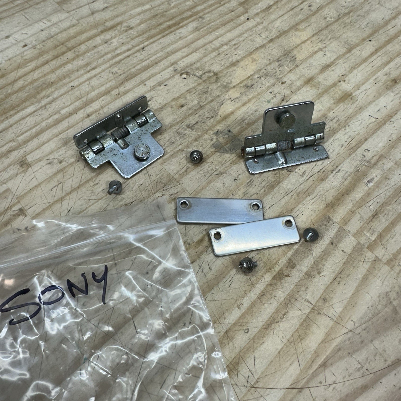 TURNTABLE SONY PS-1700 Parts – Dust Cover Hinges