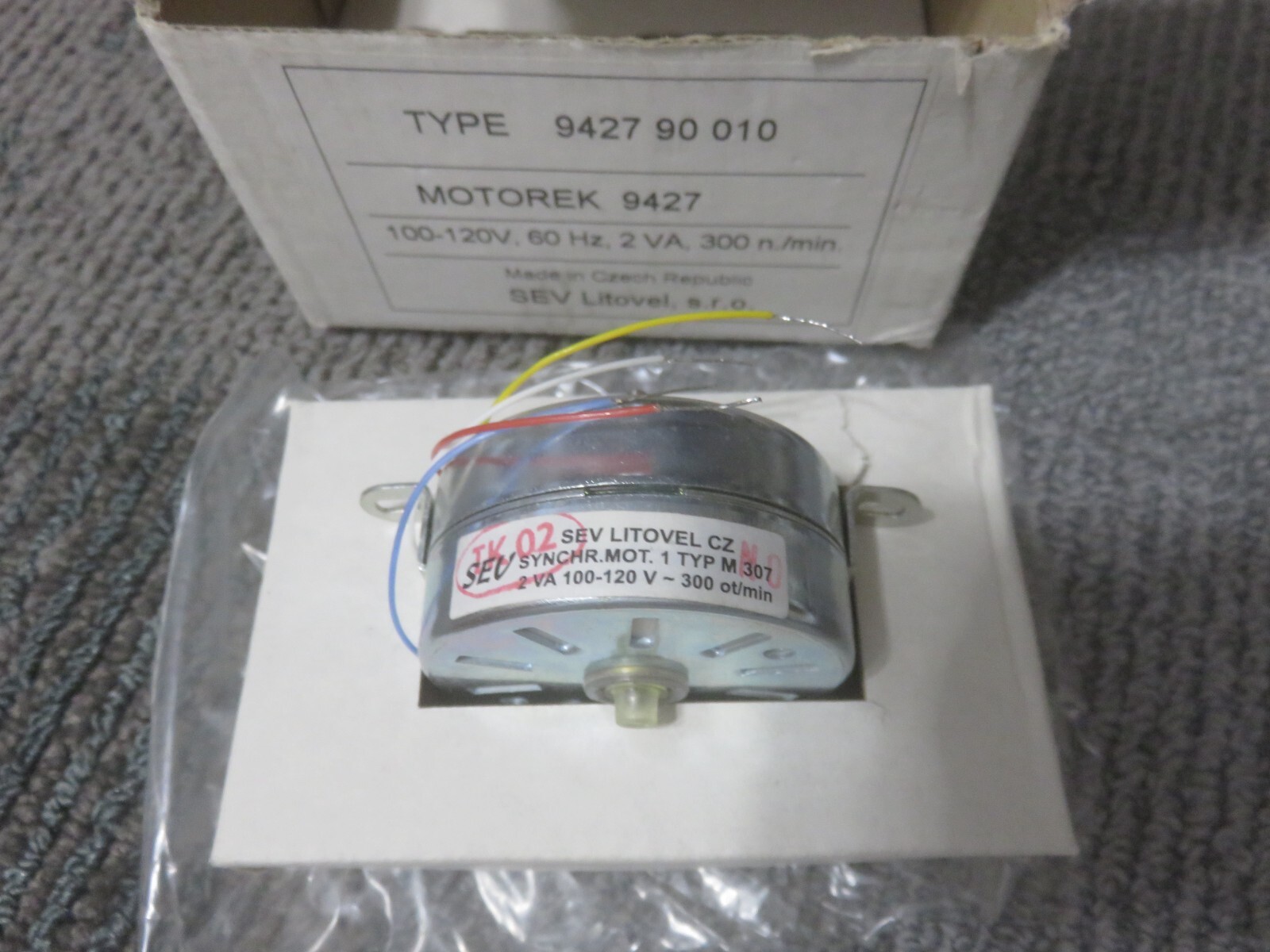 SEV LITOVEL,S.R.O. MOTOREK 9427 100-120V 60HZ 2VA 300N./MIN