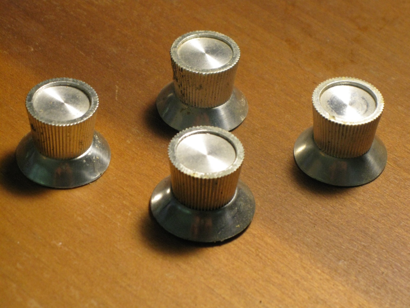 Vintage Magnavox turntable stereophonic parts lot volume bass control knobs