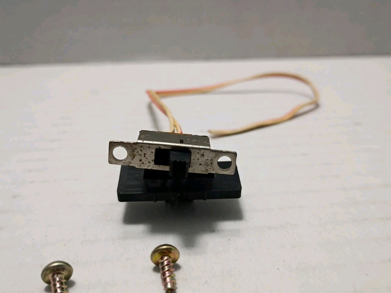JVC GENUINE TURNTABLE SPEED KNOB / SLIDE SWITCH 1003100565 / 4430213001 BLACK
