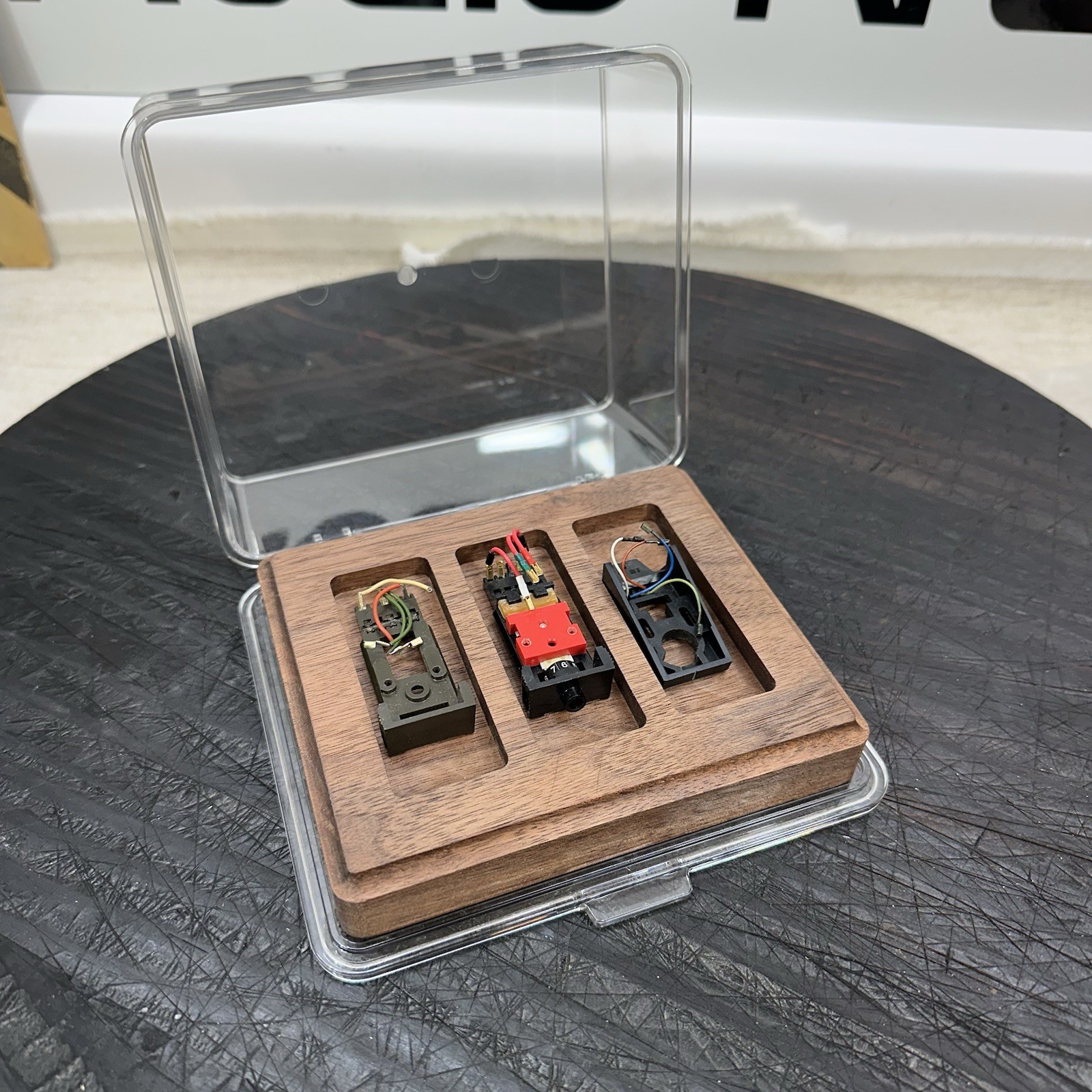 Turntable Cartridges Headshell Sled Display Walnut Dual Garrard BIC BSR