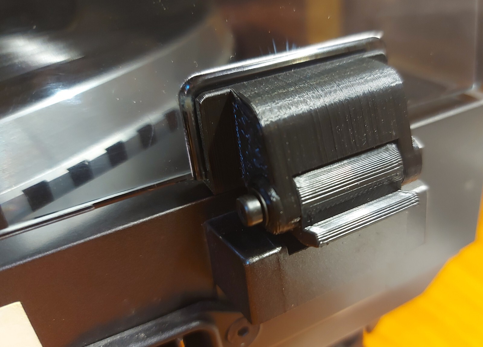 2x SANYO TP-366 TP366 TP 366 DUST COVER HINGE hinges hinge cover hood