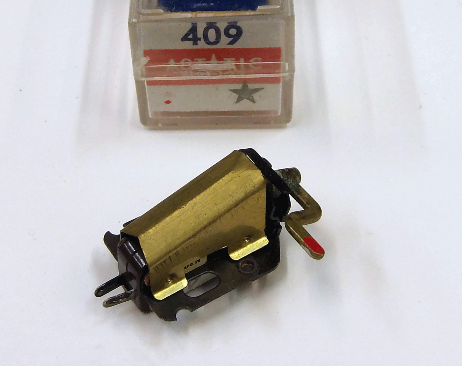 PHONOGRAPH NEEDLE CARTRIDGE ASTATIC 409 FOR ADMIRAL 409A11, ADMIRAL 98A54-1