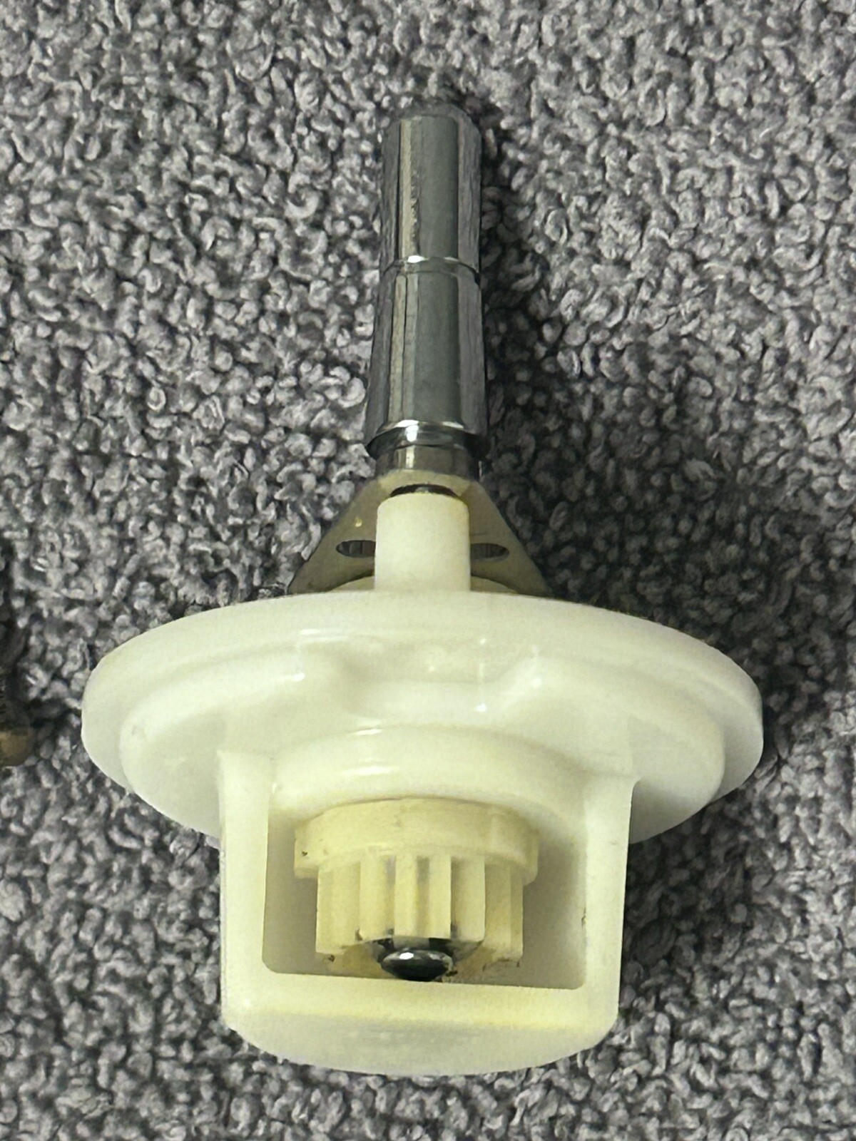 Technics SL-B300 Turntable SPINDLE, Original OEM Part